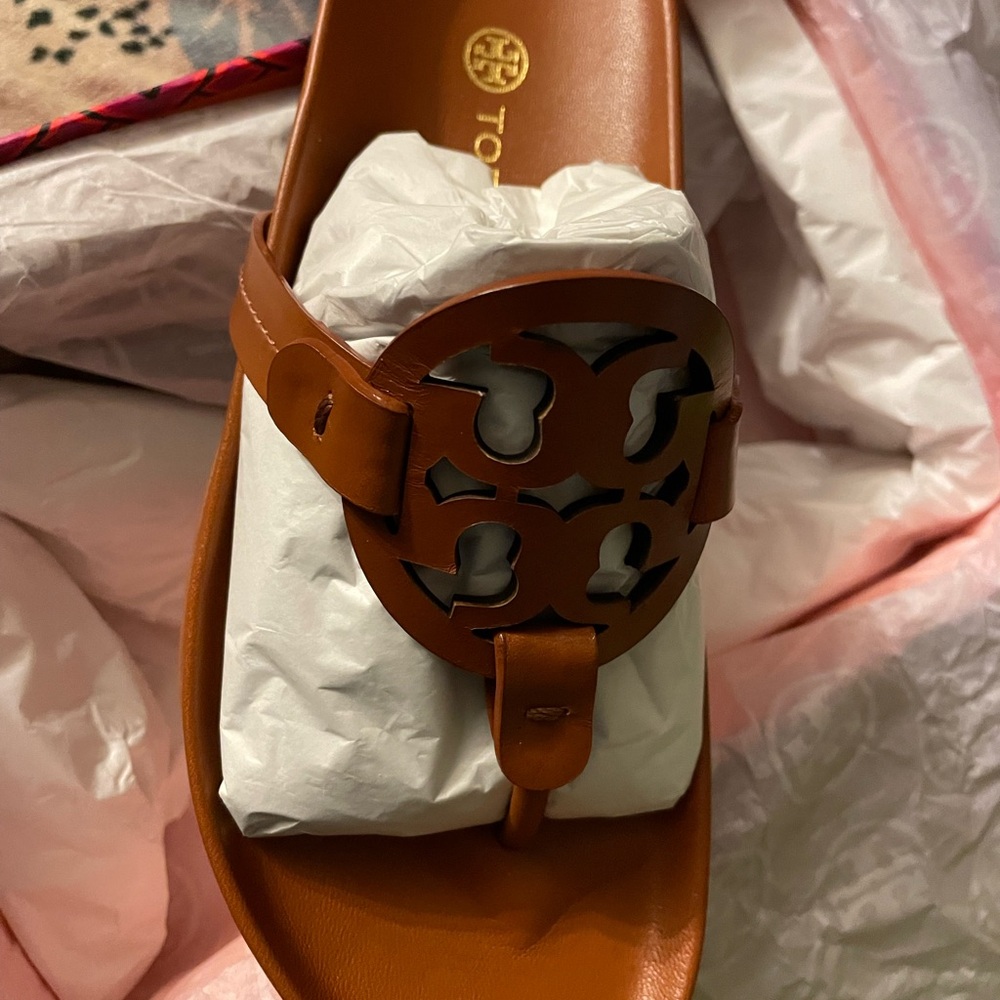New with tags Tory Burch miller cloud sandal - Picture 2 of 5